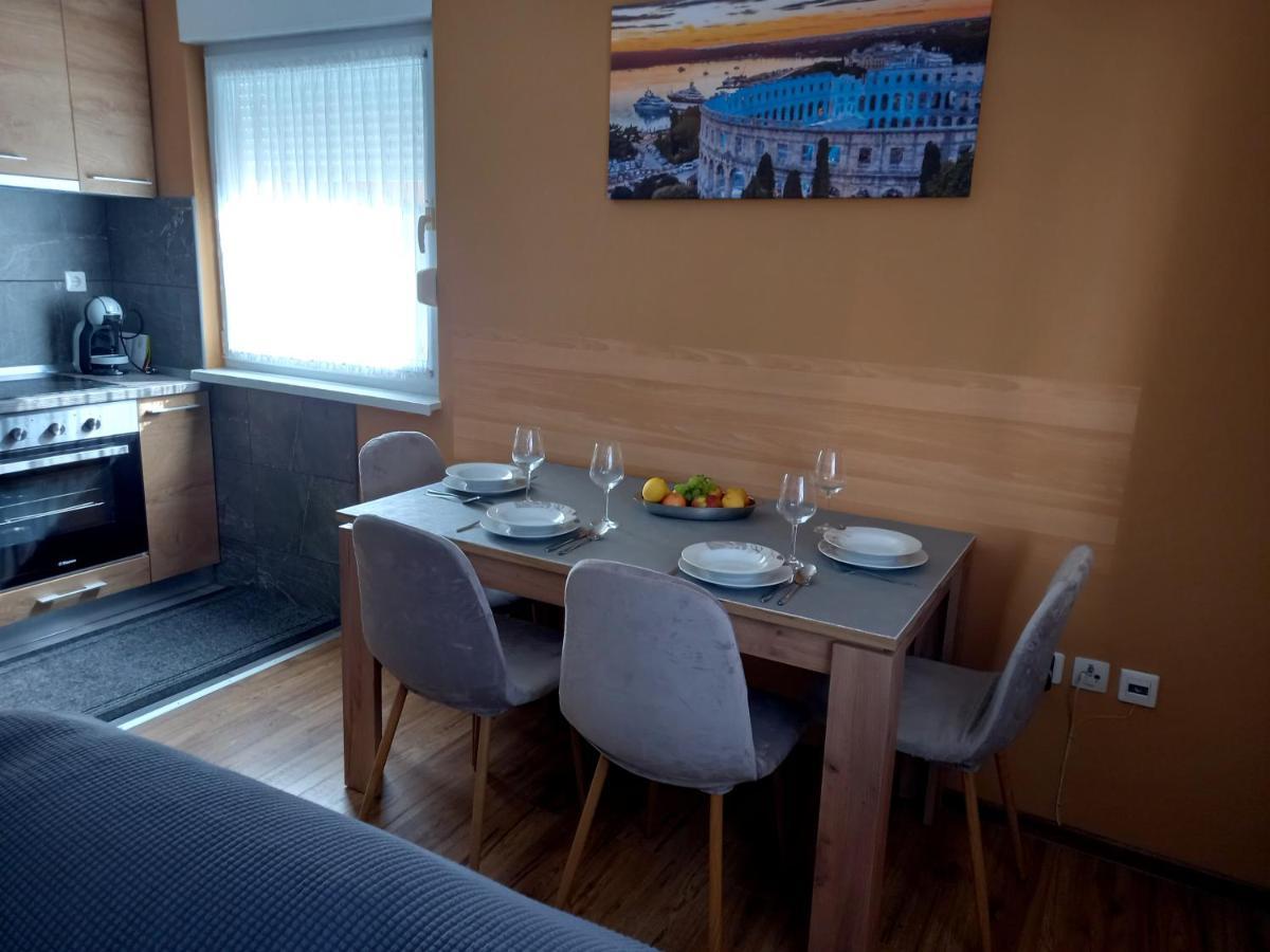 Apartman Barbara Apartment Pula Bagian luar foto
