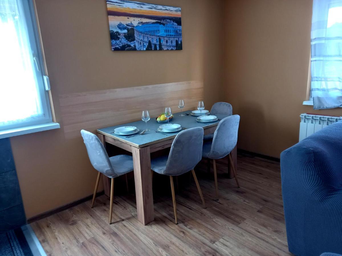 Apartman Barbara Apartment Pula Bagian luar foto